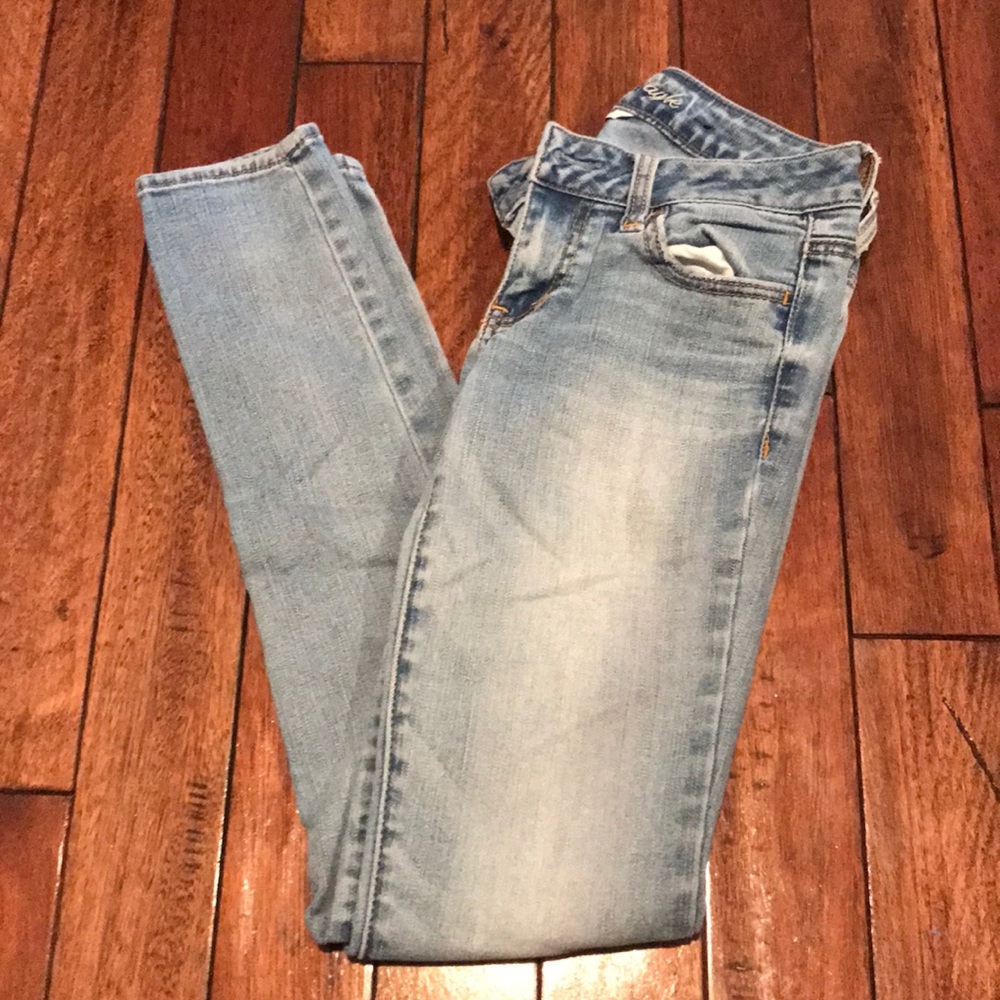 Light wash jeans